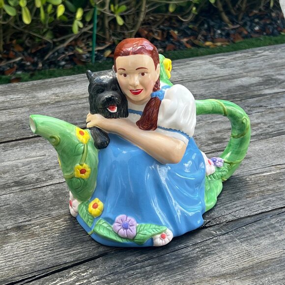 Dorothy and Toto Wizard of OZ Teapot Treasure Craft 2000 - Picture 2 of 9